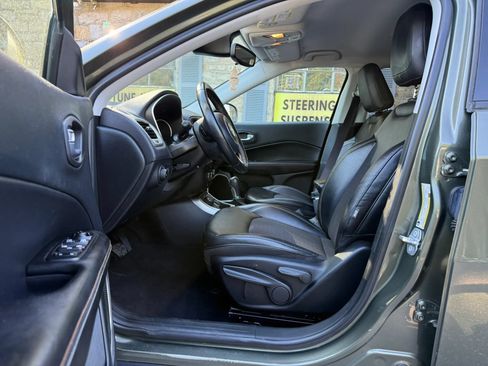 Used 2018 Jeep Compass Latitude AWD/4WD image 14