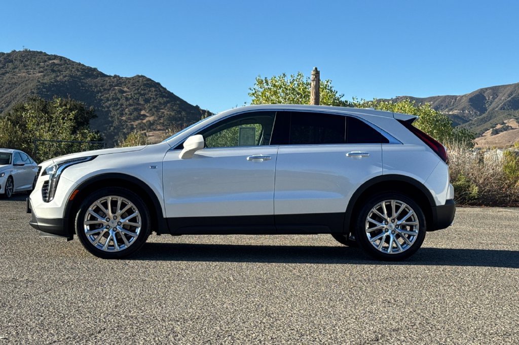 Used 2022 Cadillac XT4 Luxury w/ Driver Awareness Package FWD image 7
