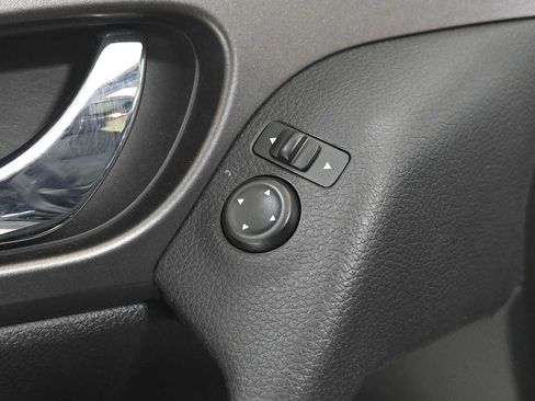 Used 2014 Nissan Rogue SV w/ SV Premium Package AWD/4WD image 24