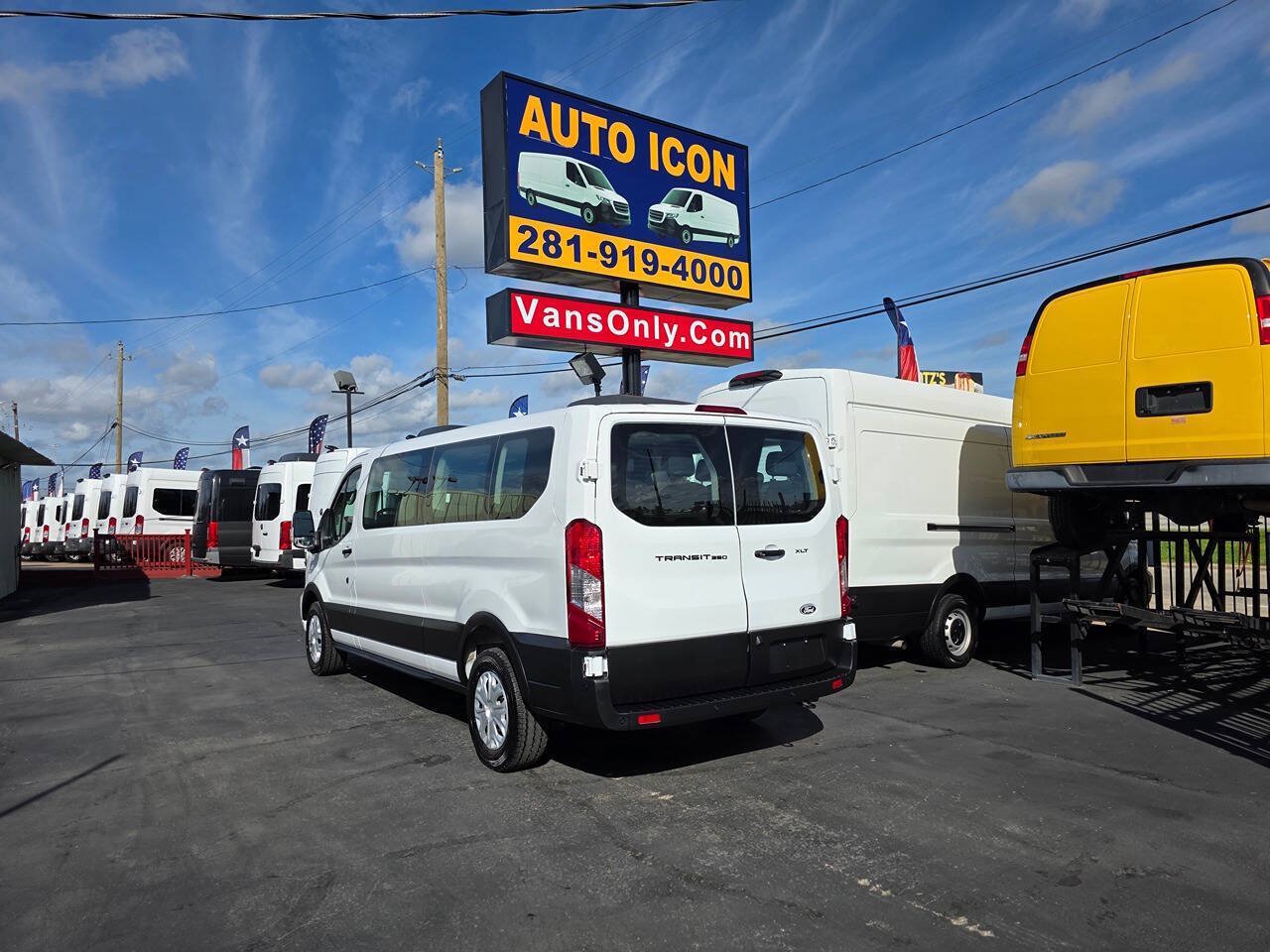 Used 2026 Ford Transit 350 XLT RWD image 2