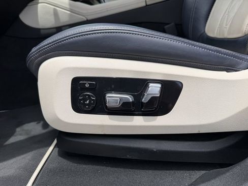 Used 2023 BMW X6 xDrive40i w/ M Sport Package AWD/4WD image 13