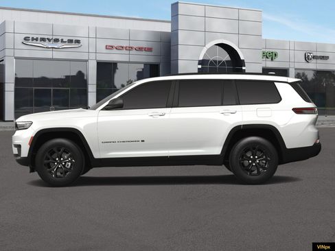 New 2025 Jeep Grand Cherokee L Altitude image 3