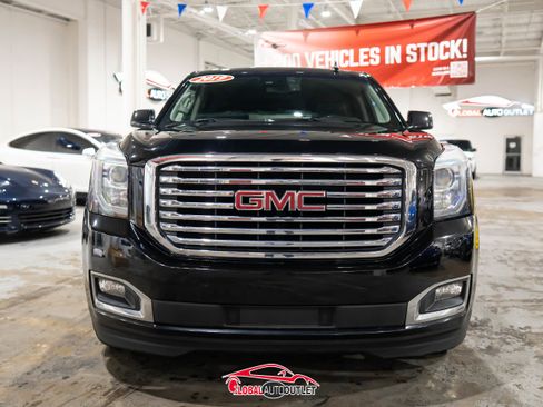 Used 2019 GMC Yukon XL SLT w/ Premium Edition image 2