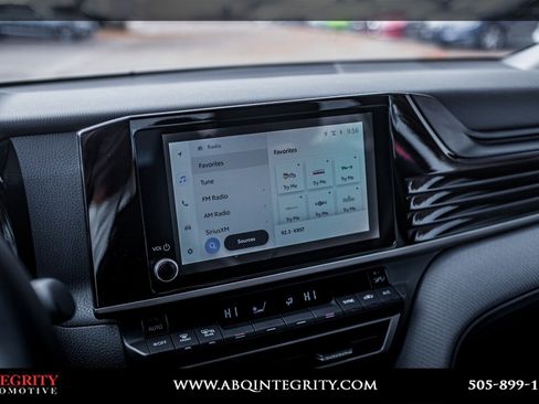 Used 2025 Toyota Camry SE image 22