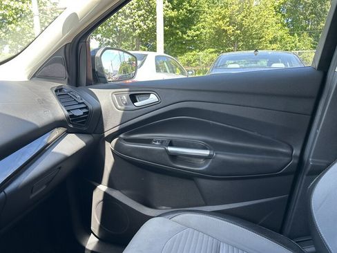 Used 2018 Ford Escape SE w/ SE Sport Appearance Package AWD/4WD image 12