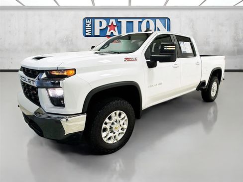 Used 2023 Chevrolet Silverado 2500 LT image 3