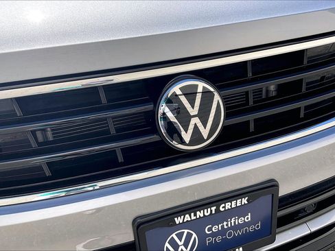 Certified 2023 Volkswagen Tiguan SE R-Line image 30
