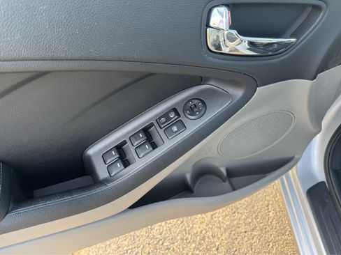 Used 2015 Kia Forte LX image 10