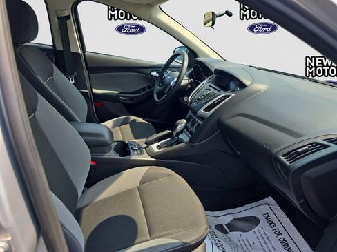 Used 2014 Ford Focus SE w/ SE Winter Package FWD image 14
