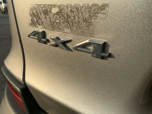 Used 2020 Jeep Cherokee Latitude Plus w/ Cold Weather Group image 13