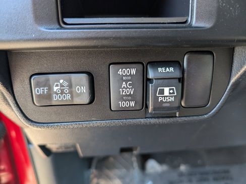 Used 2017 Toyota Tacoma TRD Sport image 18