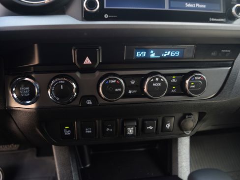 Used 2023 Toyota Tacoma TRD Sport w/ Advanced Technology Package image 11