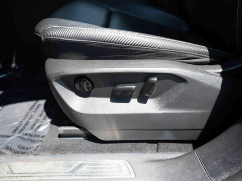 Used 2021 Volkswagen Atlas Cross Sport SE w/ Panoramic Sunroof Package FWD image 12