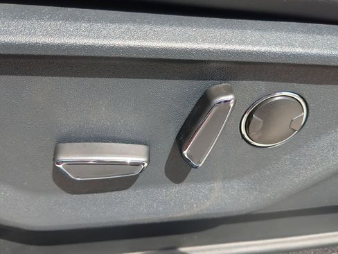 New 2025 Ford F150 Lariat w/ Equipment Group 502A High image 48