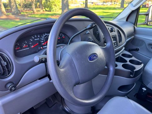 Used 2008 Ford E-350 and Econoline 350 Super Duty RWD image 12