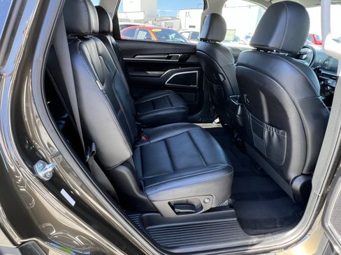 Used 2023 Kia Telluride S FWD image 19