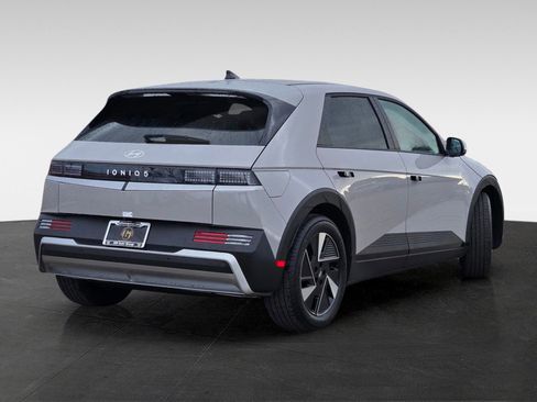 Used 2026 Hyundai Ioniq 5 SEL image 4