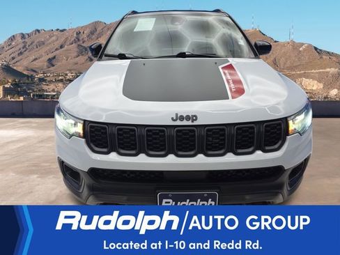 Used 2025 Jeep Compass Trailhawk AWD/4WD image 8