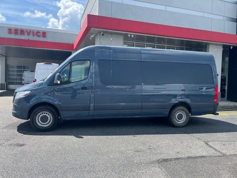 Used 2019 Mercedes-Benz Sprinter 170 image 4