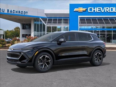 New 2026 Chevrolet Equinox EV LT image 2