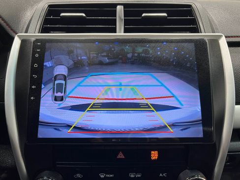 Used 2016 Toyota Camry SE FWD image 11