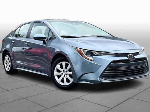 Used 2024 Toyota Corolla LE image 3