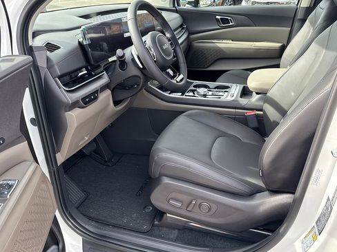 New 2026 Kia Carnival SX image 9