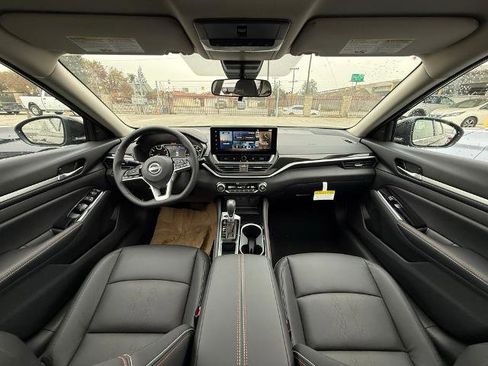 New 2025 Nissan Altima 2.5 SR w/ SR Premium Package image 14