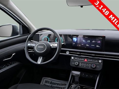 Used 2025 Hyundai Tucson SE image 10