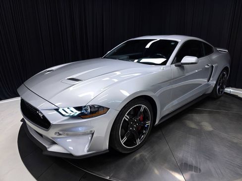 Used 2019 Ford Mustang GT Premium w/ Equipment Group 401A RWD image 39