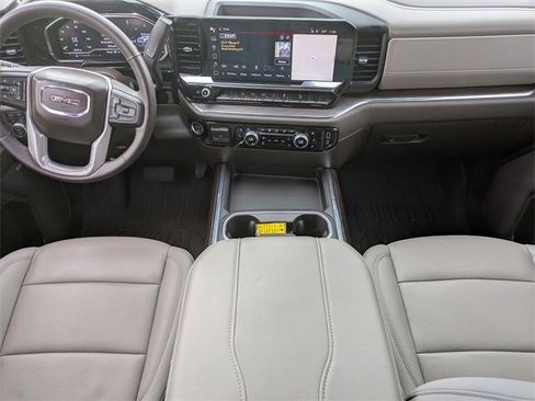 Used 2024 GMC Sierra 2500 SLT w/ SLT Premium Package image 18