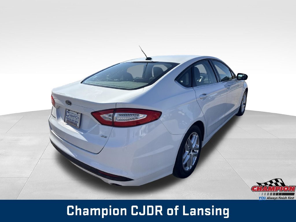 Used 2015 Ford Fusion SE FWD image 8