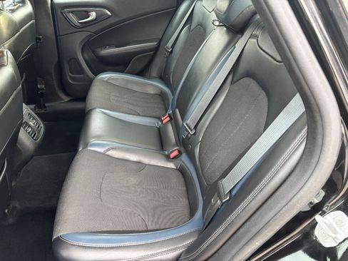 Used 2015 Chrysler 200 S w/ Comfort Group image 12