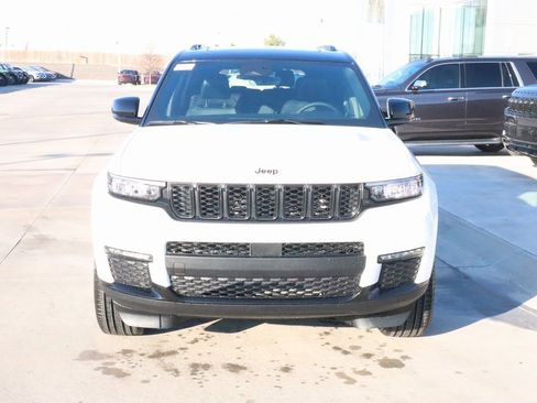 New 2025 Jeep Grand Cherokee L Limited image 10