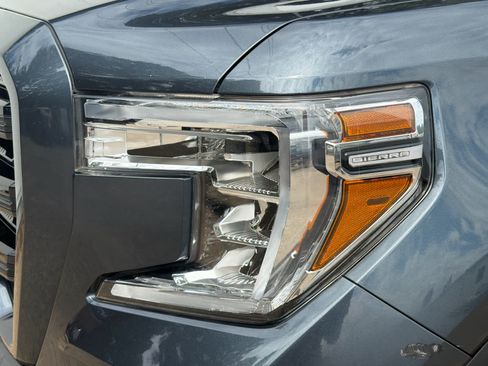 Used 2020 GMC Sierra 1500 Elevation w/ Elevation Value Package AWD/4WD image 9