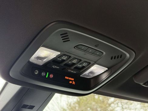 Used 2023 Chevrolet Traverse Premier w/ Redline Edition image 14