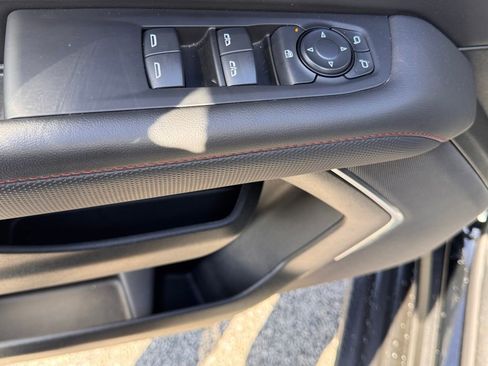 Used 2025 Chevrolet Suburban RST image 17