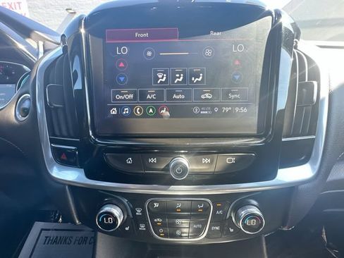 Used 2022 Chevrolet Traverse LT w/ LT Premium Package AWD/4WD image 21