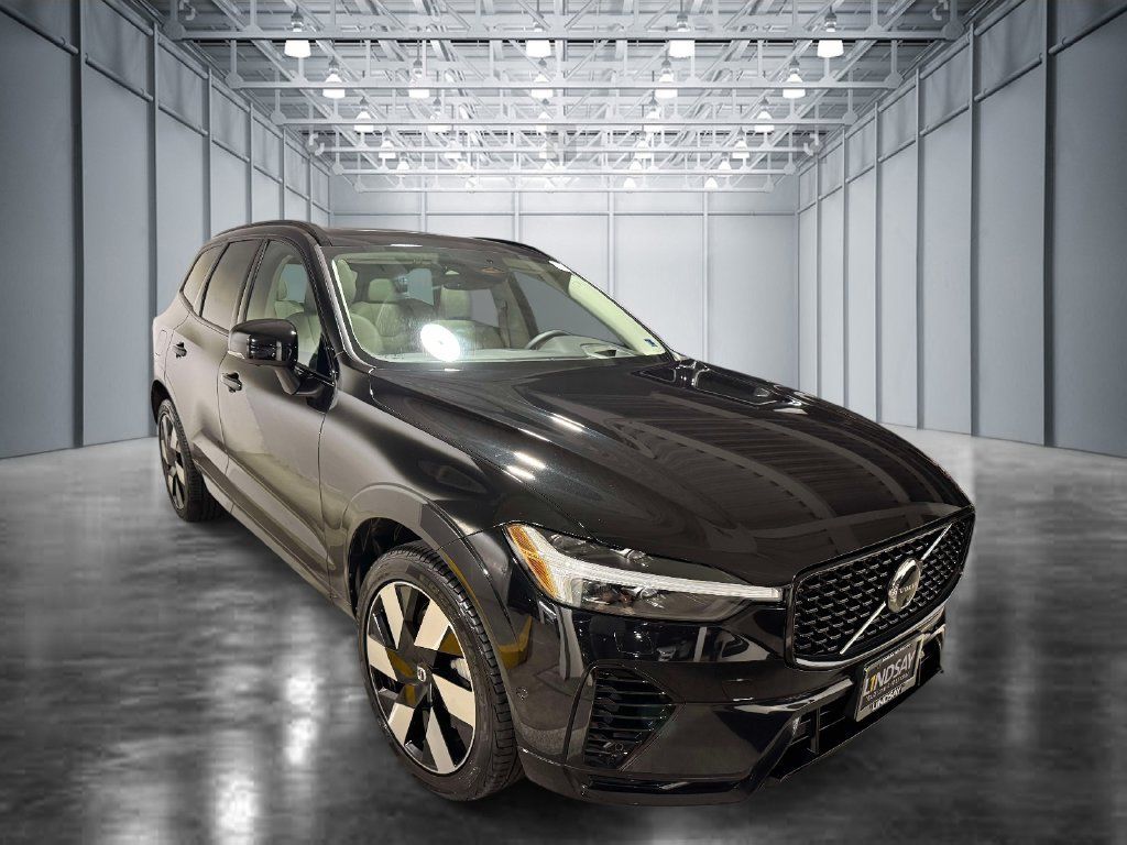 Used 2024 Volvo XC60 T8 Ultimate w/ Protection Package Premier AWD/4WD image 1