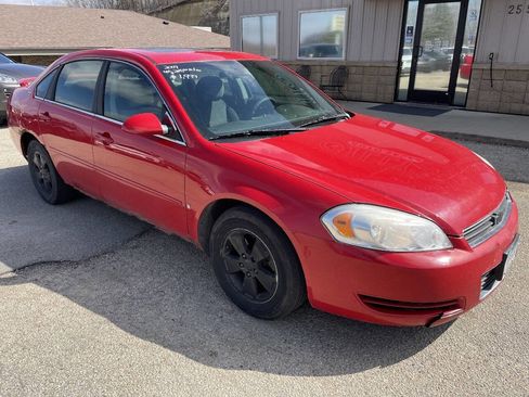 Used 2009 Chevrolet Impala LT FWD image 2