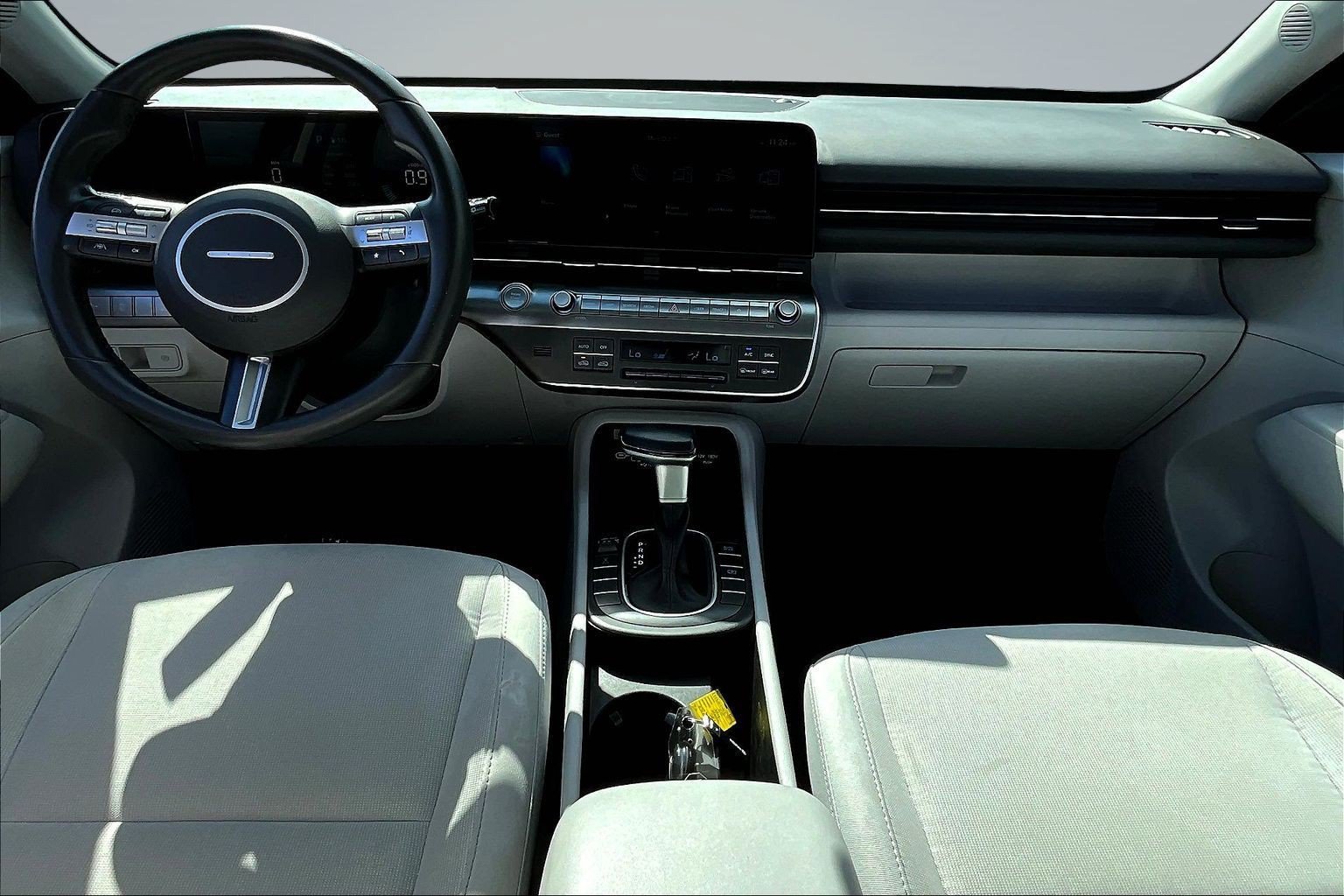 Used 2025 Hyundai Kona SEL AWD/4WD image 6