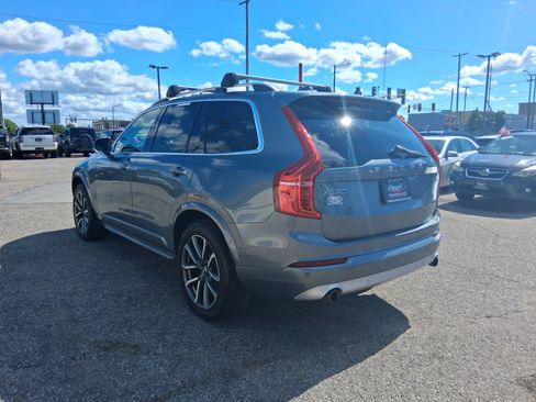 Used 2018 Volvo XC90 T5 Momentum w/ Convenience Package AWD/4WD image 7