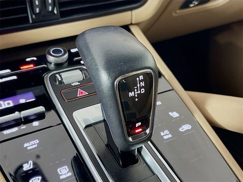 Certified 2023 Porsche Cayenne Coupe image 19