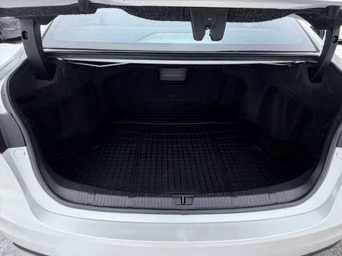 Used 2018 Toyota Avalon Limited image 7