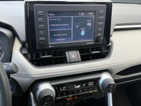 Certified 2021 Toyota RAV4 XLE image 24