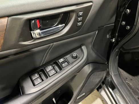 Used 2018 Subaru Outback 2.5i Limited AWD/4WD image 17
