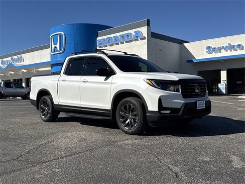 Used 2021 Honda Ridgeline Sport image 2