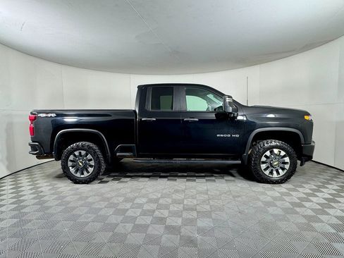 Used 2022 Chevrolet Silverado 2500 Custom w/ Custom Value Package image 8