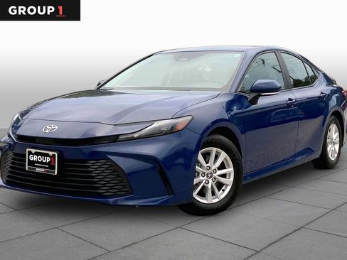 Used 2025 Toyota Camry LE FWD image 1