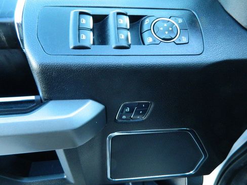 Used 2018 Ford F150 Platinum w/ Equipment Group 701A Luxury image 20